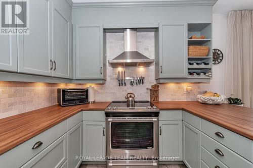 2625 Tempo Drive, North Grenville, ON - Indoor Photo Showing Kitchen