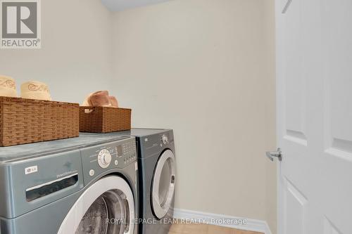 1814 Maple Grove Road N, Ottawa, ON - Indoor Photo Showing Laundry Room