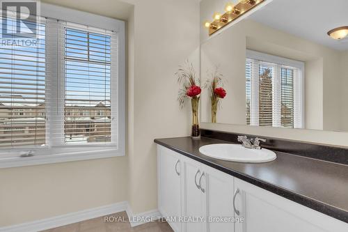 1814 Maple Grove Road N, Ottawa, ON - Indoor Photo Showing Bathroom