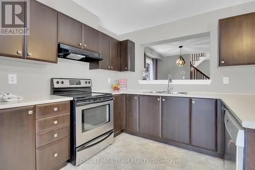 1814 Maple Grove Road N, Ottawa, ON - Indoor Photo Showing Kitchen