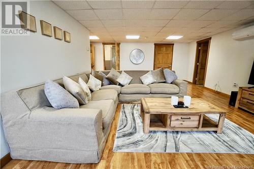 176 Hills Point Road, Oak Bay, NB - Indoor Photo Showing Living Room