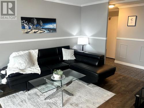 702 - 1105 Jalna Boulevard, London, ON - Indoor Photo Showing Living Room