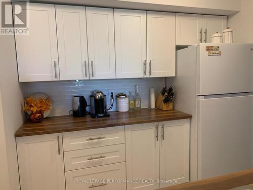 204 - 268 Lorry Greenberg Drive, Ottawa, ON - Indoor Photo Showing Kitchen