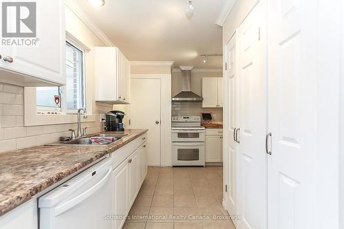 300 Minnesota Street, Collingwood, ON - Indoor Photo Showing Kitchen With Double Sink