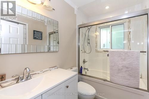 300 Minnesota Street, Collingwood, ON - Indoor Photo Showing Bathroom