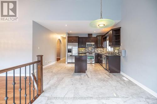 4 Clairfields Drive W, Guelph (Clairfields), ON - Indoor Photo Showing Kitchen