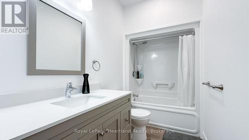 432 Coast Drive, Goderich (Goderich Town), ON - Indoor Photo Showing Bathroom