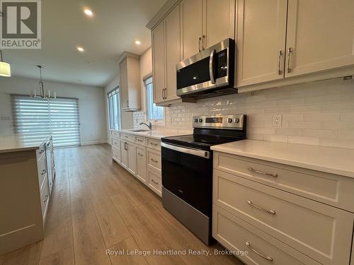 432 Coast Drive, Goderich (Goderich Town), ON - Indoor Photo Showing Kitchen