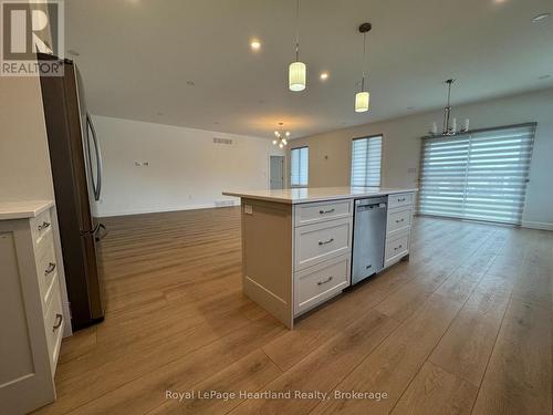 432 Coast Drive, Goderich (Goderich Town), ON - Indoor Photo Showing Kitchen