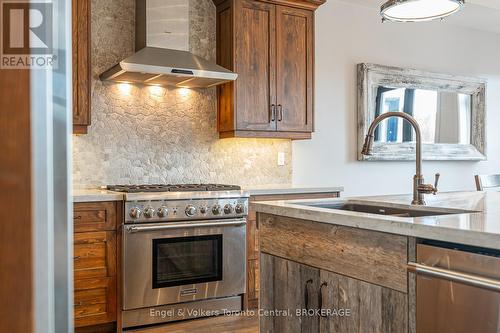 280 Sunset Boulevard, Blue Mountains, ON - Indoor Photo Showing Kitchen With Double Sink With Upgraded Kitchen