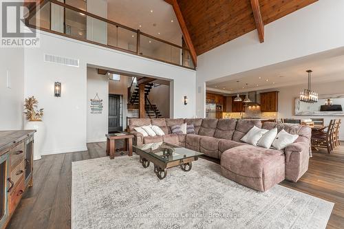 280 Sunset Boulevard, Blue Mountains, ON - Indoor Photo Showing Living Room