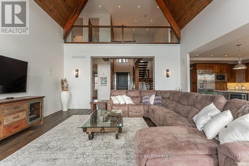 280 Sunset Boulevard, Blue Mountains, ON - Indoor Photo Showing Living Room