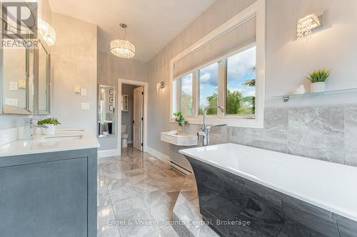 160 Robertson Avenue, Meaford, ON - Indoor Photo Showing Bathroom