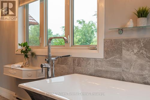 160 Robertson Avenue, Meaford, ON - Indoor Photo Showing Bathroom