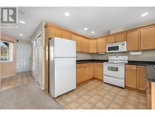 3150 Westsyde Road Unit# 2, Kamloops, BC - Indoor Photo Showing Kitchen