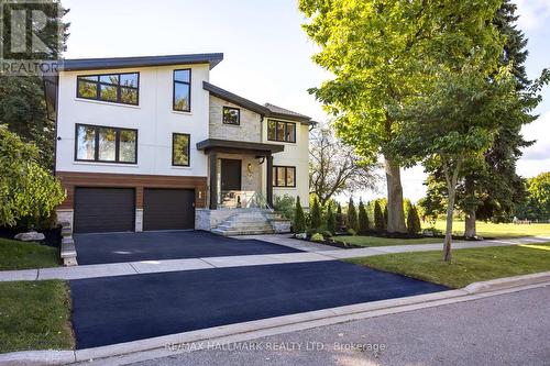 32 Lyme Regis Crescent, Toronto, ON - Outdoor With Facade