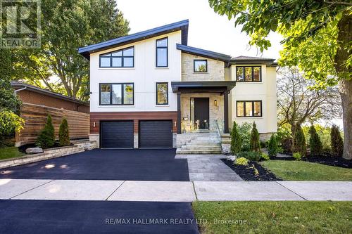 32 Lyme Regis Crescent, Toronto, ON - Outdoor With Facade