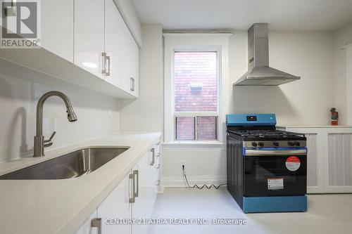 3 - 605 College Street, Toronto, ON - Indoor Photo Showing Kitchen