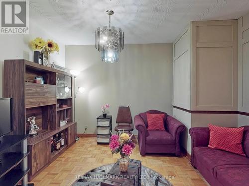 395 Crawford Street, Toronto, ON - Indoor Photo Showing Living Room