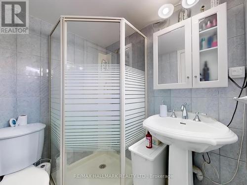 395 Crawford Street, Toronto, ON - Indoor Photo Showing Bathroom