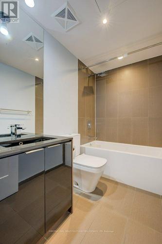 1008 - 70 Temperance Street, Toronto, ON - Indoor Photo Showing Bathroom