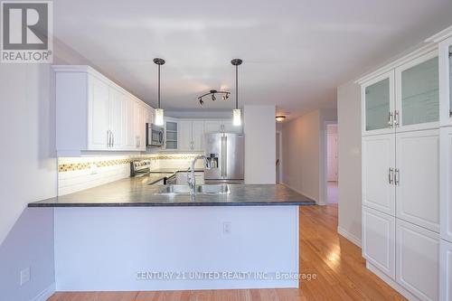 606 Goodwin Terrace, Peterborough (Monaghan), ON - Indoor Photo Showing Kitchen