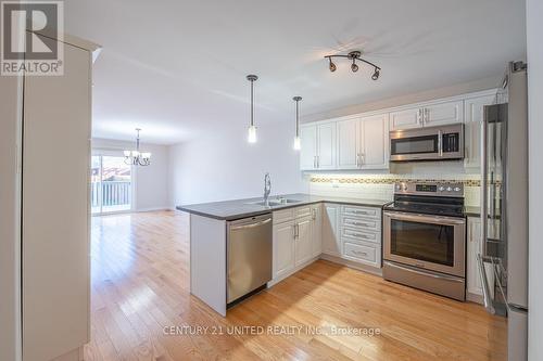 606 Goodwin Terrace, Peterborough (Monaghan), ON - Indoor Photo Showing Kitchen