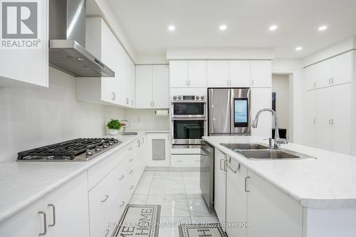 158 Agro Street, Hamilton, ON - Indoor Photo Showing Kitchen With Double Sink With Upgraded Kitchen