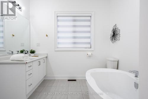 158 Agro Street, Hamilton, ON - Indoor Photo Showing Bathroom