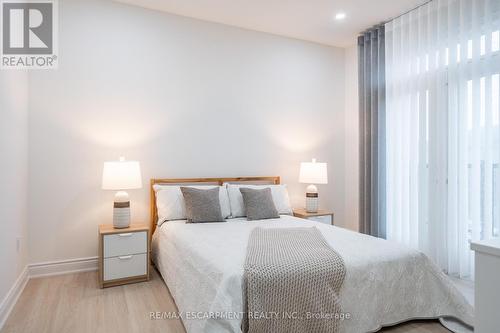 158 Agro Street, Hamilton, ON - Indoor Photo Showing Bedroom