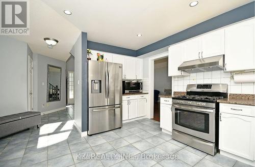 15 Creanona Boulevard, Hamilton, ON - Indoor Photo Showing Kitchen