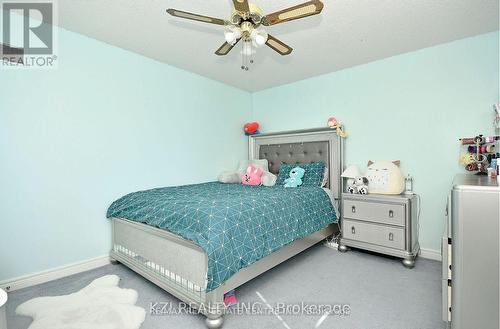 15 Creanona Boulevard, Hamilton, ON - Indoor Photo Showing Bedroom