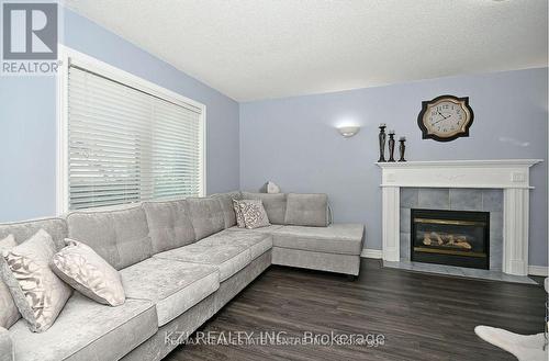 15 Creanona Boulevard, Hamilton, ON - Indoor Photo Showing Living Room With Fireplace