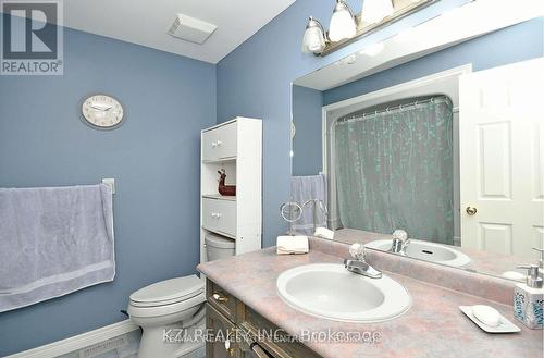 15 Creanona Boulevard, Hamilton, ON - Indoor Photo Showing Bathroom