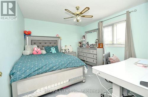 15 Creanona Boulevard, Hamilton, ON - Indoor Photo Showing Bedroom