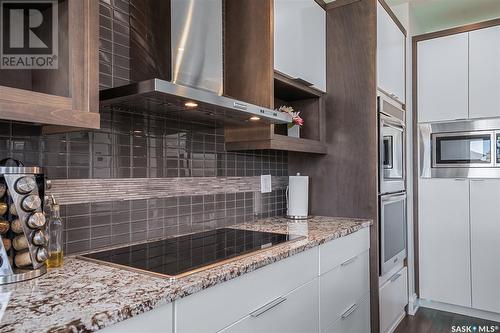 1063 Werschner Way, Saskatoon, SK - Indoor Photo Showing Kitchen