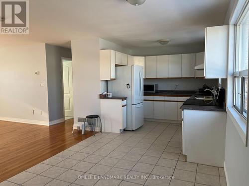 424 Pineland Avenue, Oakville, ON - Indoor Photo Showing Kitchen