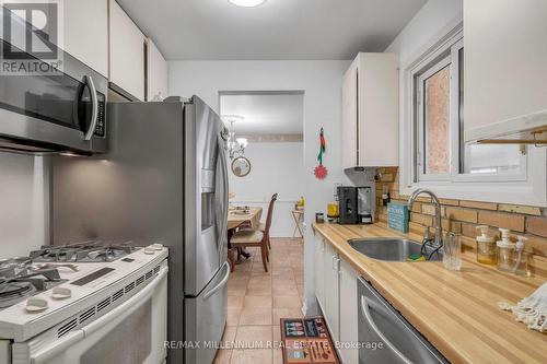 398 Kerman Avenue, Grimsby, ON - Indoor Photo Showing Kitchen