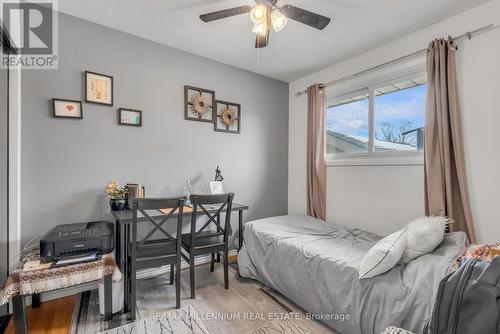 398 Kerman Avenue, Grimsby, ON - Indoor Photo Showing Bedroom