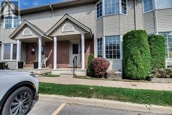 32 - 20 KERNOHAN PARKWAY  London, ON N6J 4Y3