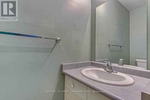 Main Floor Powder Room - 32 - 20 Kernohan Parkway, London, ON - Indoor Photo Showing Bathroom