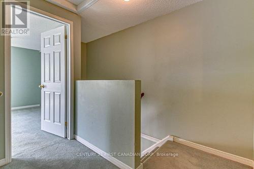 32 - 20 Kernohan Parkway, London, ON - Indoor Photo Showing Other Room