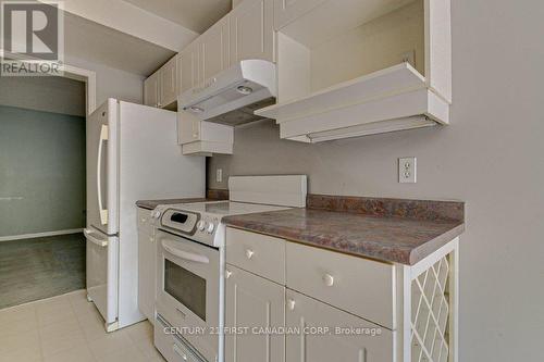 32 - 20 Kernohan Parkway, London, ON - Indoor Photo Showing Kitchen