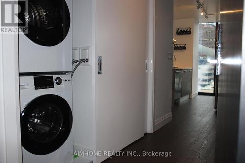 1003 - 224 King Street W, Toronto, ON - Indoor Photo Showing Laundry Room