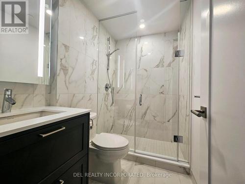 401 - 10 Inn On The Park Drive, Toronto, ON - Indoor Photo Showing Bathroom