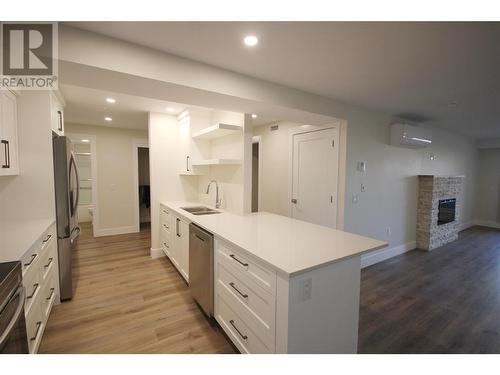 Plenty of counterspace - 217 Elm Avenue Unit# 209, Penticton, BC - Indoor Photo Showing Kitchen With Double Sink