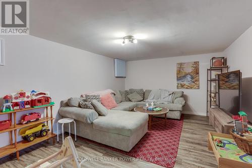 36 - 166 Southdale Road W, London, ON - Indoor Photo Showing Living Room