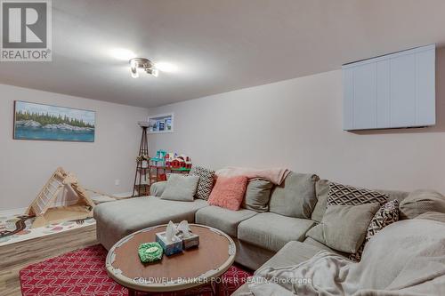 36 - 166 Southdale Road W, London, ON - Indoor Photo Showing Living Room