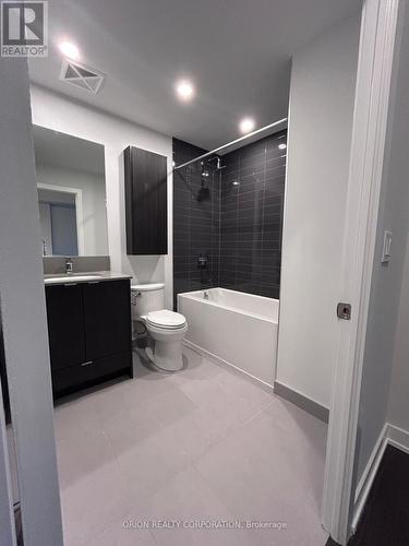 2402 - 4130 Parkside Village Drive, Mississauga, ON - Indoor Photo Showing Bathroom