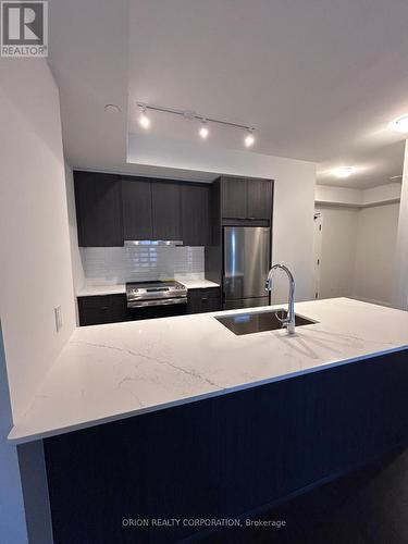 2402 - 4130 Parkside Village Drive, Mississauga, ON - Indoor Photo Showing Kitchen